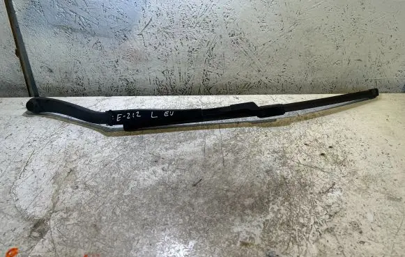 Mercedes-Benz E W212 Front wiper blade arm 3392125718