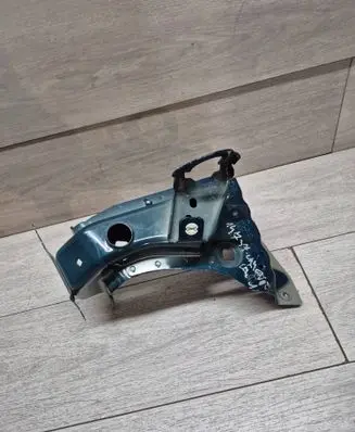 Porsche Cayenne (9Y0 9Y3) Fender mounting bracket 9Y0821137A