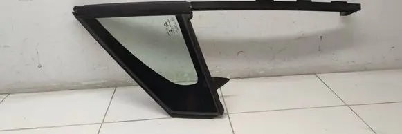 Citroen C3 Front door vent window glass four-door 9813154880