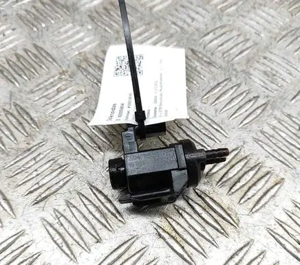 BMW 5 G30 G31 Turbo solenoid valve 8570591