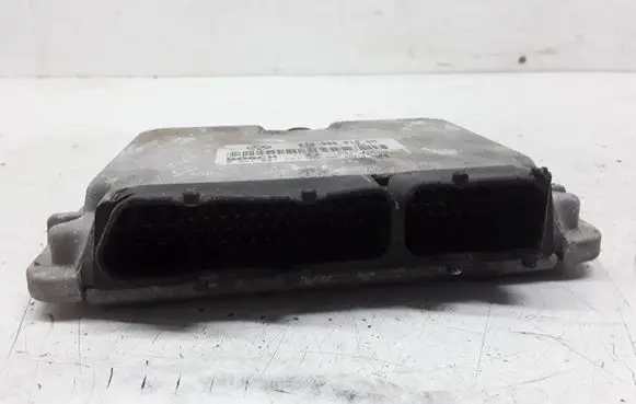 Volkswagen PASSAT B5 Engine control unit/module 038906018