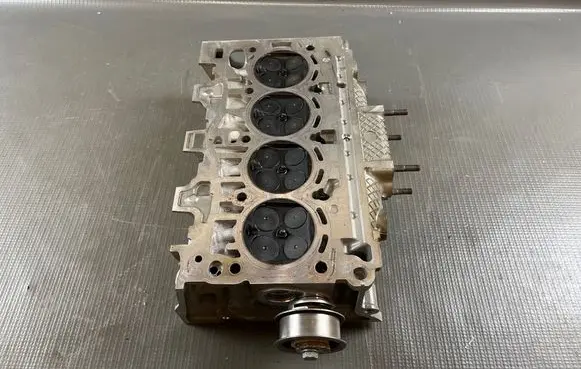 Volkswagen T-Roc Engine head 05E103404G