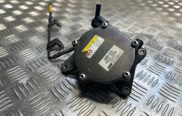 Hyundai Tucson TL Vacuum pump 288102F600 17D04084102