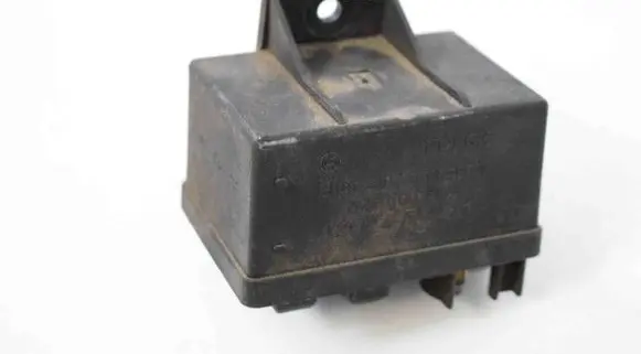Jaguar S-Type Glow plug pre-heat relay 0281003018