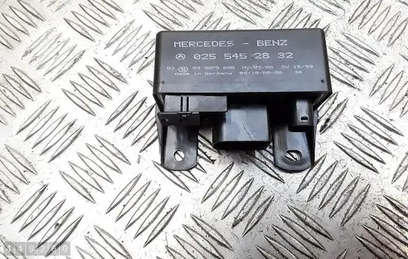 Mercedes-Benz A W168 Glow plug pre-heat relay 0255452832