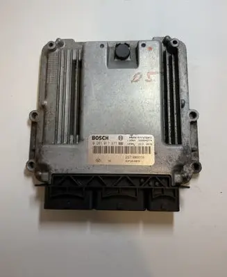 Renault Master III Engine control unit/module 037100899R