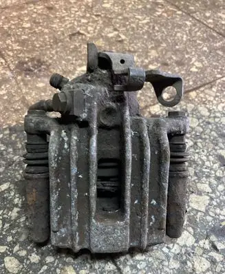 Skoda Roomster (5J) Front brake caliper