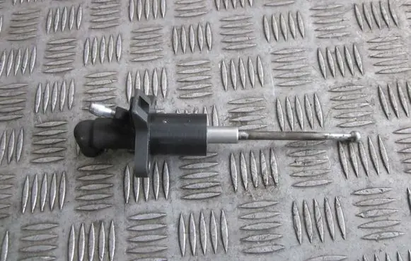 Skoda Octavia Mk1 (1U) Clutch slave cylinder 