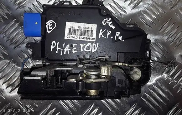 Volkswagen Phaeton Front door lock 3D1837015