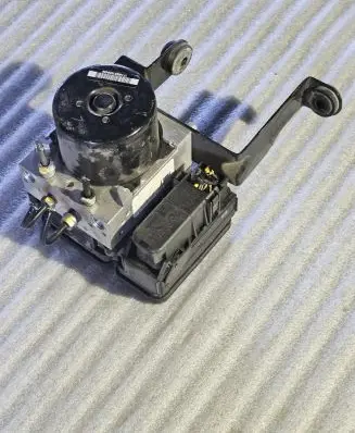 Ford Kuga II ABS Pump CV612C405AE