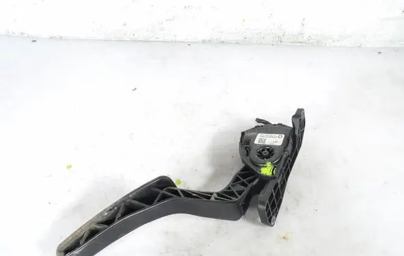 Dodge Nitro Accelerator throttle pedal 53013783AB