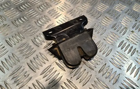 Audi A4 S4 B5 8D Tailgate/trunk/boot lock/catch/latch
