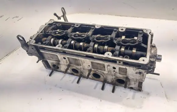 Volkswagen Golf V Engine head 03L103373