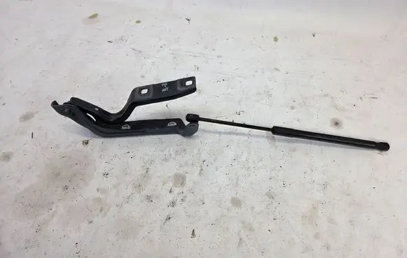 Maserati Ghibli Engine bonnet/hood hinges 