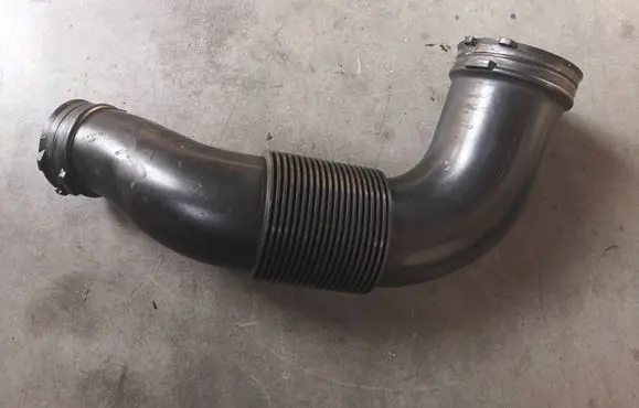 Audi Q7 4L Air intake hose/pipe 4L0129628E