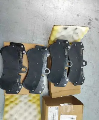Mercedes-Benz G W461 W463 1st Gen Brake pads (front) A4634205500