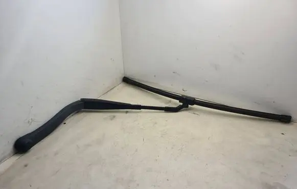 Mercedes-Benz E W212 Front wiper blade arm A2128201444
