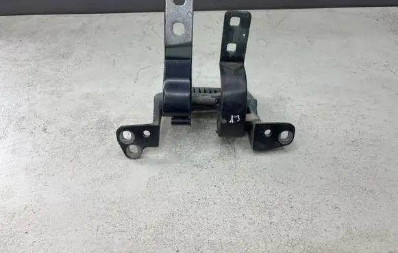 BMW 5 E60 E61 Tailgate/trunk/boot hinge 7061383