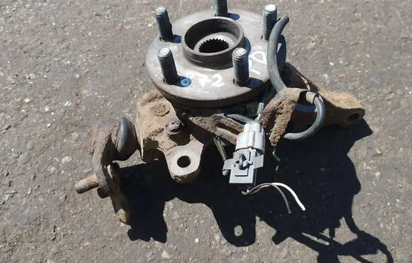 Toyota Avensis T220 Front wheel hub