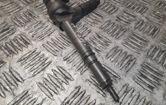 Opel Zafira B Fuel injector 0445110175