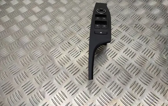 Hyundai i40 Electric window control switch 935703Z300