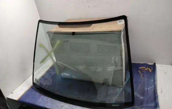 Ford Escort Front windscreen/windshield window 