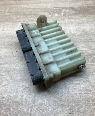 Opel Astra G Coolant fan relay 24410130 15396912