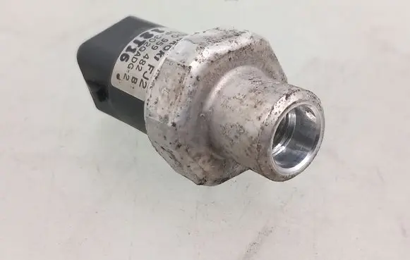 Audi A6 S6 C5 4B Air conditioning (A/C) pressure sensor 8D0959482B