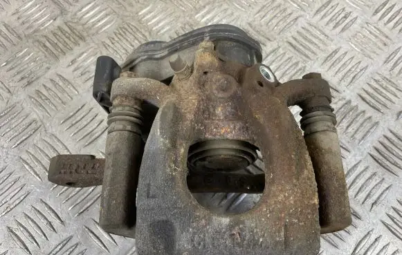 Nissan X-Trail T32 Rear brake caliper