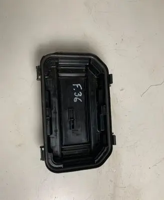 BMW 4 F32 F33 Fuse box cover 9224872