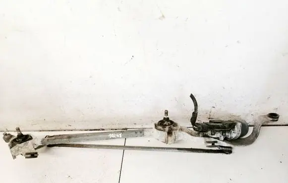 Hyundai Trajet Front wiper linkage and motor