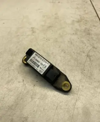 Mercedes-Benz CLK A209 C209 Airbag deployment crash/impact sensor A0013204426 004402 0013204426