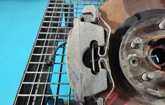 Land Rover Evoque I Front brake caliper IMPRK1553735
