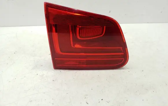 Volkswagen Tiguan Tailgate rear/tail lights 5N0945309 178957 5N0945259A