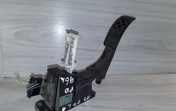 Audi A3 S3 8L Accelerator throttle pedal 0281002342 1J1721503K