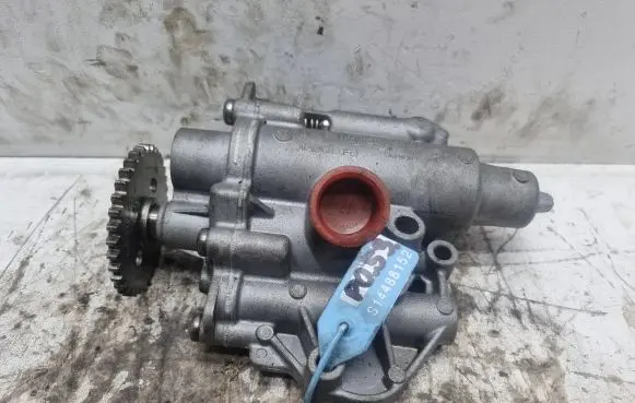 Volkswagen Golf VII Oil pump 04E115109C