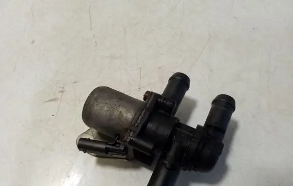 Volvo XC90 Coolant heater control valve 30668672
