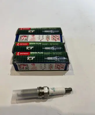 Mitsubishi Outlander Spark plug IXUH22FT