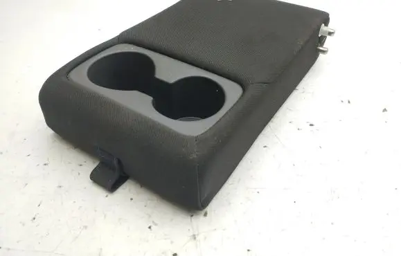 Hyundai Tucson TL Rear seat armrest 