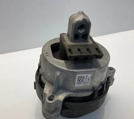 Engine mount bracket