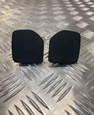 Steering wheel buttons/switches