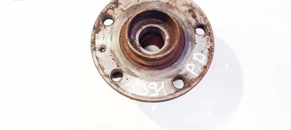 Front wheel hub