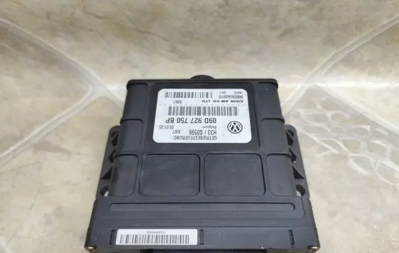 Volkswagen Touareg I Gearbox control unit/module 09D927750BP