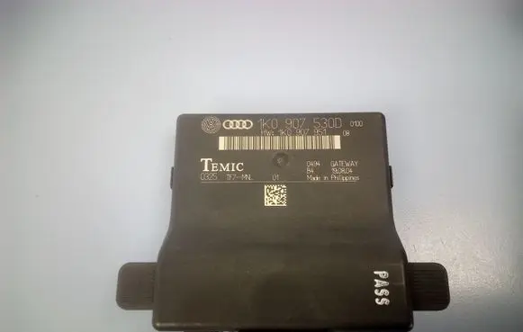 Audi A3 S3 8P Gateway control module 1K0907530D 1K0907951