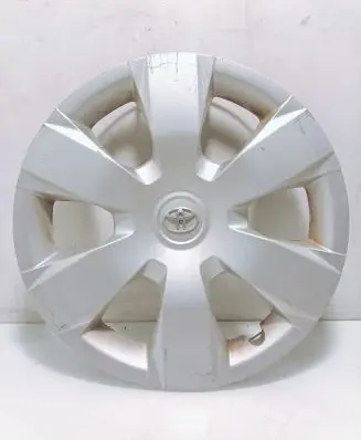 Toyota Avensis T250 R16 wheel hub/cap/trim 4260206020