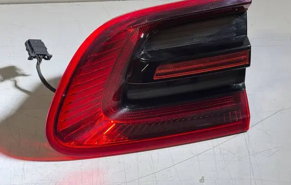 Porsche Macan (95B) Tailgate rear/tail lights 95B945094 95B945094G