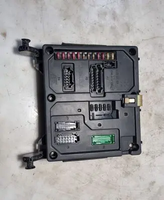 Volkswagen Sharan Fuse module S108152001
