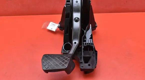 Skoda Octavia Mk3 (5E) Accelerator throttle pedal 5Q1723058BG