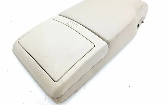 Hyundai Santa Fe Rear seat armrest 