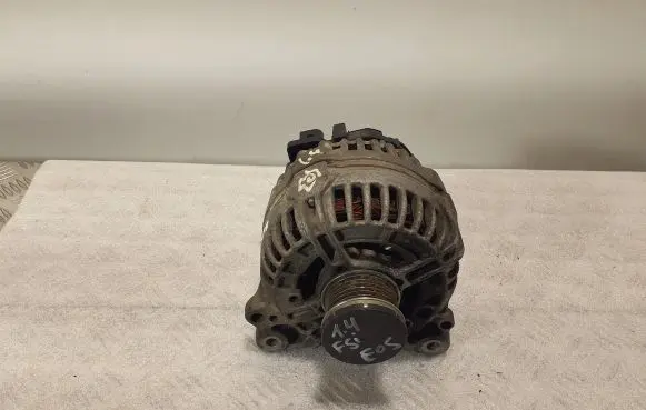 Volkswagen Eos Generator/alternator 03C903023A